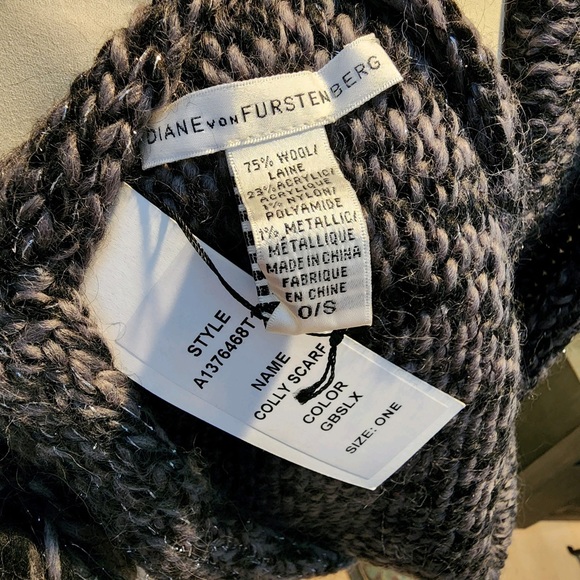 Diane Von Furstenberg Scarf and Gloves - Picture 9 of 12